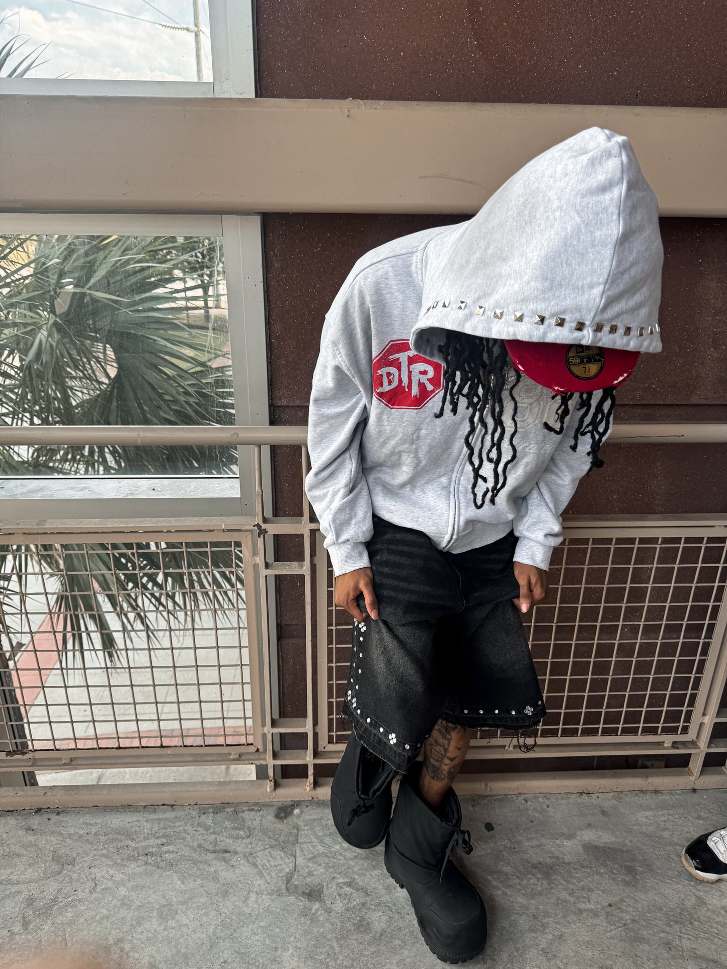 DIRTY CONCRETE NOT AVERAGE ZIP